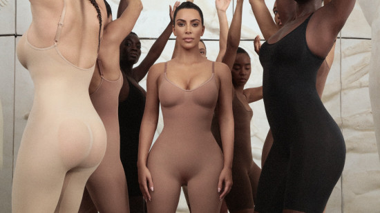 La marque fond&eacute;e de sous-v&ecirc;tements par Kim Kardashian arrive &agrave; Lyon