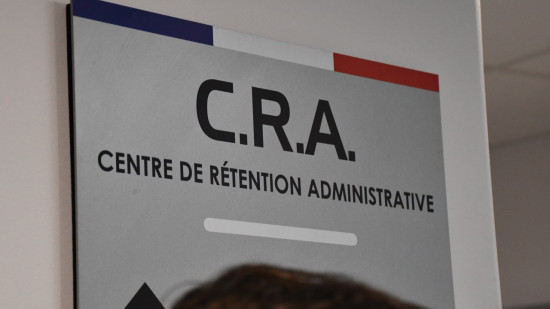 Assign&eacute; &agrave; r&eacute;sidence &agrave; Lyon mais vis&eacute; par une OQTF, le fr&egrave;re du terroriste d&rsquo;Arras d&eacute;nonce une situation "illogique"