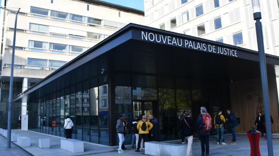 Lyon : la justice condamne l&rsquo;Assurance maladie pour discrimination li&eacute;e &agrave; l&rsquo;identit&eacute; de genre