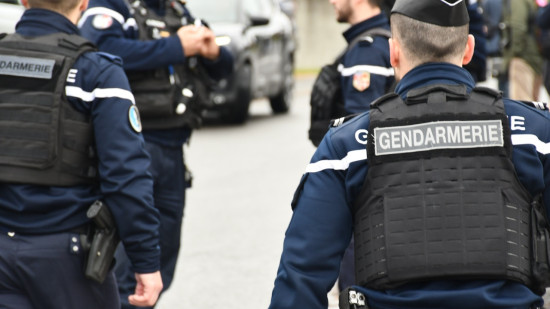 Une maison vis&eacute;e en pleine nuit par des tirs d&rsquo;arme automatique pr&egrave;s de Lyon : la piste d&rsquo;une erreur de cible &eacute;tudi&eacute;e