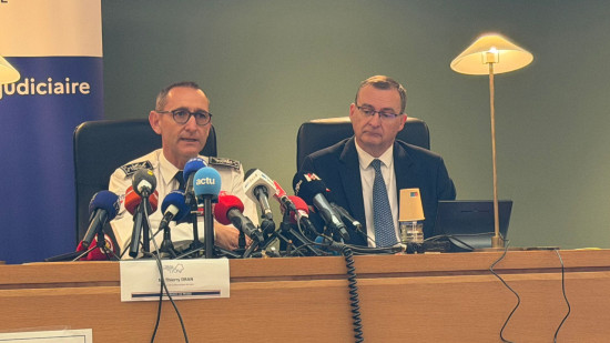 Des victimes "totalement inconnues des services de la justice" : que retenir de la conf&eacute;rence de presse du procureur sur l'incendie mortel de D&eacute;cines ?