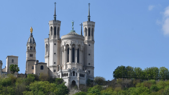 Basilique de Fourvi&egrave;re : surpris en train de voler dans les troncs, un homme &eacute;crou&eacute;