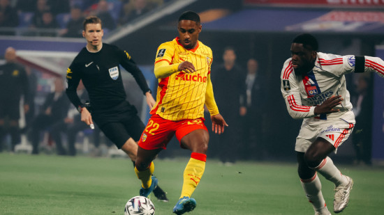 Pas de podium pour l&rsquo;OL, balay&eacute; par Lens au Groupama Stadium