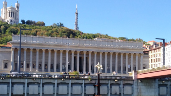 Lyon : un "proc&egrave;s fictif" organis&eacute; contre le projet de loi de G&eacute;rald Darmanin