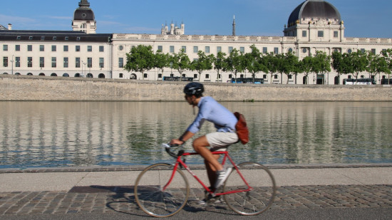 Lyon sacr&eacute;e parmi les meilleures villes cyclables d&rsquo;Europe : ce qui a fait la diff&eacute;rence