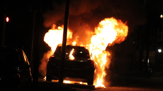 Rillieux-la-Pape : une voiture incendi&eacute;e en pleine nuit, les habitants des Semailles &agrave; bout