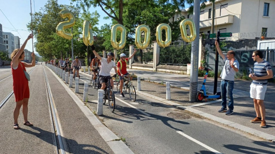 200 000 cyclistes sur Rockefeller : les d&eacute;fenseurs du v&eacute;lo d&eacute;fendent la Voie lyonnaise 12