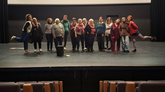 &Agrave; Corbas, 14 femmes montent sur sc&egrave;ne pour incarner Simone Veil, Jos&eacute;phine Baker ou Marie Curie