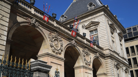 Pourquoi LFI veut revoir la répartition des indemnités des élus lyonnais Pourquoi LFI veut revoir la répartition des indemnités des élus lyonnais