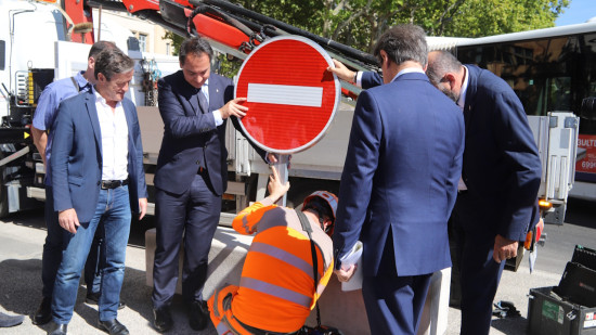 Parking Saint-Jean à Lyon : après des mois de critiques, les plots en béton retirés Parking Saint-Jean à Lyon : après des mois de critiques, les plots en béton retirés