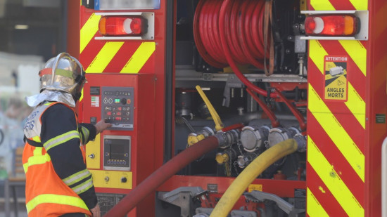 Pr&egrave;s de Lyon : un nouveau feu de v&eacute;g&eacute;tation se d&eacute;clare, l'a&eacute;rodrome de Corbas ferm&eacute;