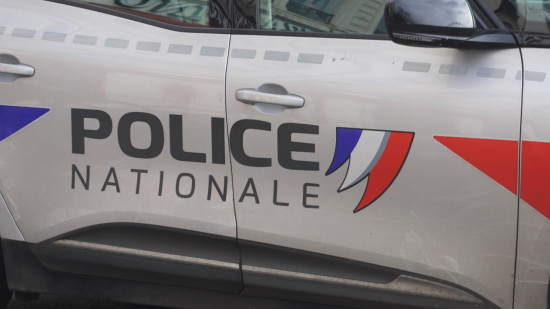 Saint-Fons : il refuse un contr&ocirc;le et s&egrave;me la police sur l'A7 avant de finir sa course contre un garage