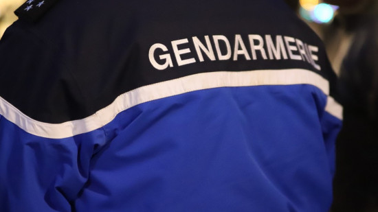 Avec la caisse enregistreuse sous le bras, il est surpris en pleine nuit &agrave; la sortie d&rsquo;un garage &agrave; Vindry-sur-Turdine