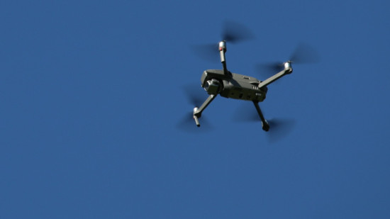 Violences devant les lyc&eacute;es &agrave; Lyon : la police pourrait d&eacute;sormais surveiller les rassemblements par drone