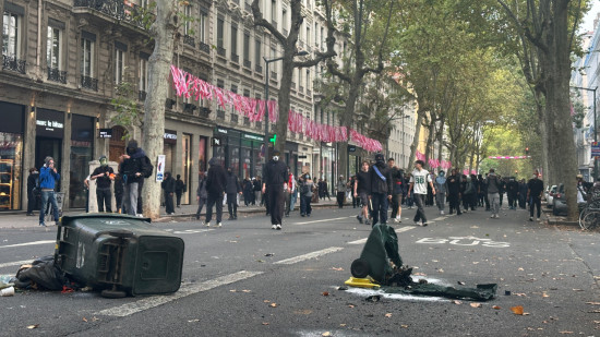 Mobilisation lyc&eacute;enne : fortes tensions &agrave; Lyon, 28 &eacute;tablissements impact&eacute;s et 26 interpellations