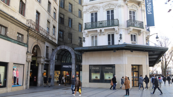 Printemps Lyon : le grand magasin rouvre apr&egrave;s les violences, l&rsquo;espace Joaillier reste ferm&eacute;