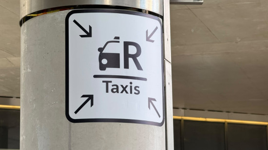 Gare Part-Dieu : une nouvelle station de taxis ouvre place basse B&eacute;raudier