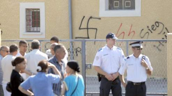 Une mosquée en construction de Saint-Etienne victime de tags nazis