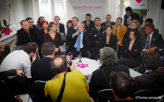 Collomb ouvre ses listes à la société civile