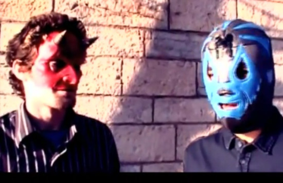 Al-Qaïtarte : les sérial-entarteurs lyonnais, trublions de la campagne présidentielle ? - Vidéo