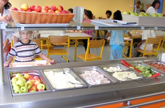 La grève va se poursuivre dans les cantines lyonnaises à la rentrée des vacances de la Toussaint