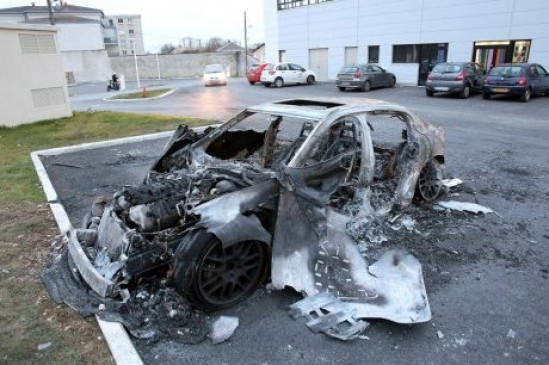 Encore des véhicules incendiés à Vénissieux