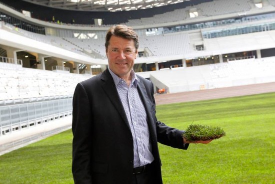 Grand Stade : tandis que Lyon piétine, Nice pose sa pelouse Grand Stade : tandis que Lyon piétine, Nice pose sa pelouse