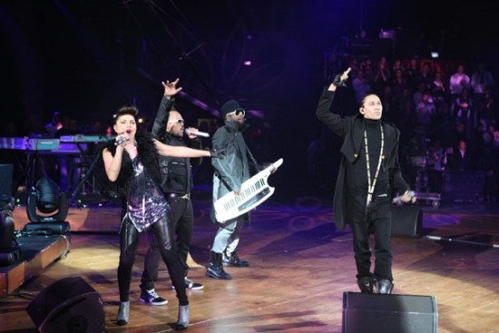 Les Black Eyed Peas posent un lapin à une boîte de nuit iséroise