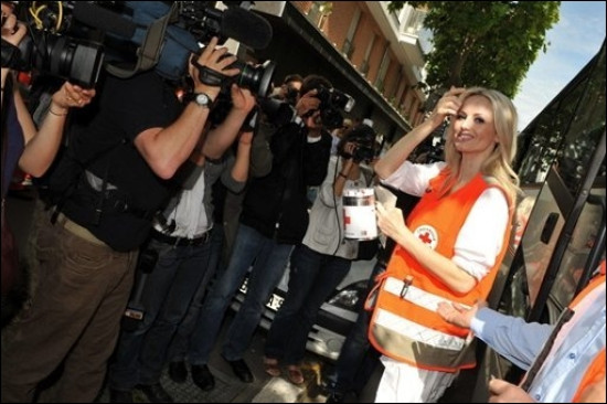 Adriana Karembeu à Lyon pour la Croix-Rouge