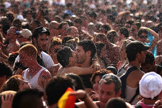 Le kiss-in prévu devant la Grande mosquée de Lyon annulé