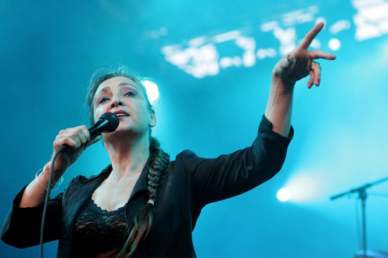 Catherine Ringer &eacute;lectrise Fourvi&egrave;re