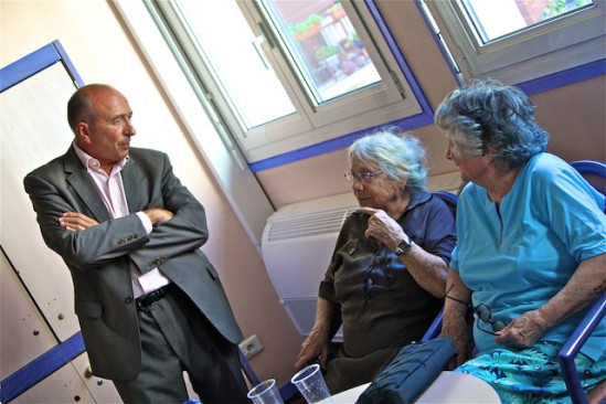 Canicule : Collomb prend le frais avec les seniors lyonnais