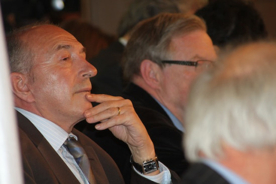 Primaires socialistes : Collomb «ira» si DSK se défausse