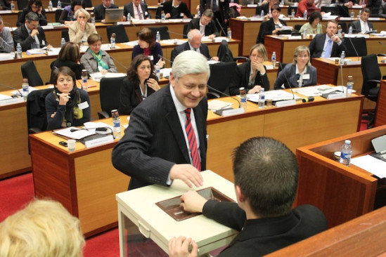 Législatives 2012 : Gollnisch parachuté dans le Var