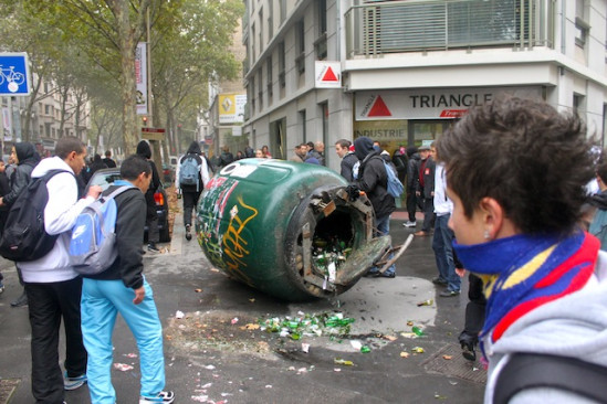 1 300 casseurs et 74 interpellations (vidéo)