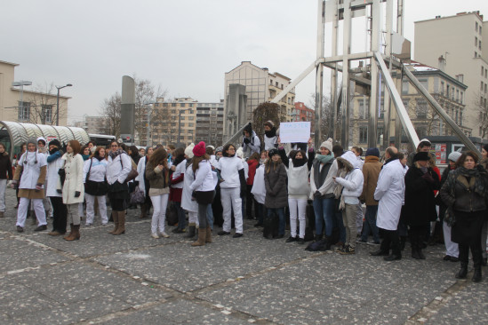Une petite centaine d'orthophonistes manifeste à Lyon Une petite centaine d'orthophonistes manifeste à Lyon