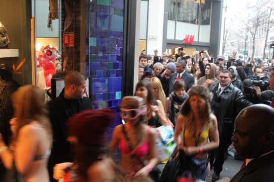 Les Jeunes Ecolos de Lyon rhabillent Desigual