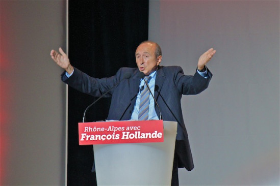 Collomb part en tournée avec Hollande