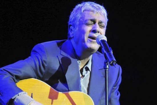 Enrico Macias, la solution miracle pour relancer l'OL ? Enrico Macias, la solution miracle pour relancer l'OL ?