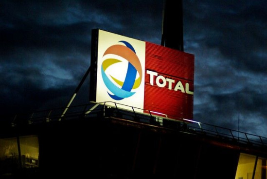 Une enquête ouverte après l'incendie à l'usine Total de Feyzin