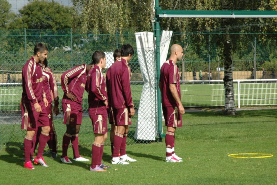 Les joueurs de l&rsquo;OL soutenus par une partie de leur public 