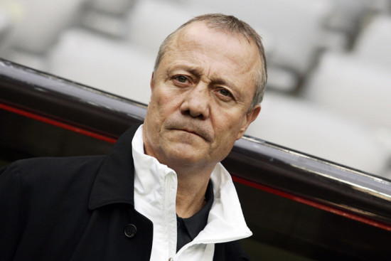 Pas de mouvement avant « dix à quinze jours » selon Bernard Lacombe