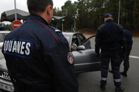 10 000 euros de billets contrefaits saisis par les douaniers sur l'A7