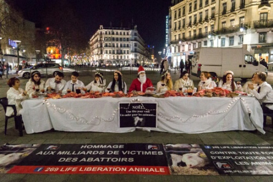 Lyon : un repas de Noël avec les déchets des abattoirs Lyon : un repas de Noël avec les déchets des abattoirs