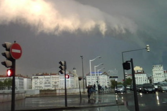 Orages à Lyon : les pompiers ont multiplié les interventions lundi