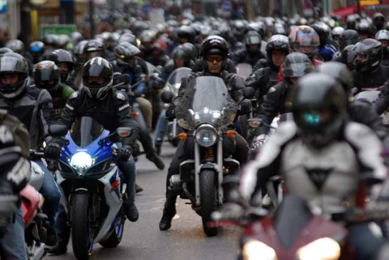 Petit défilé des motards en colère vendredi