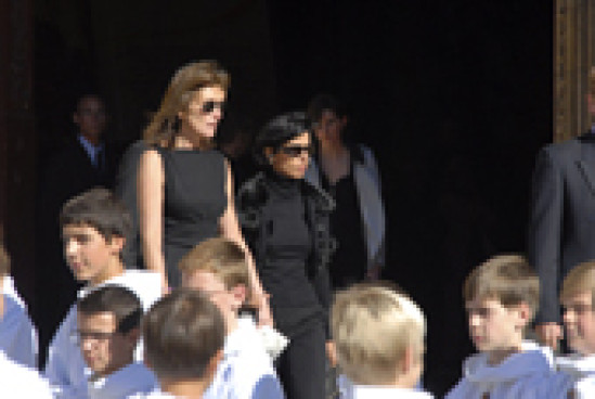 Des obs&egrave;ques tr&egrave;s people pour Jacques Martin