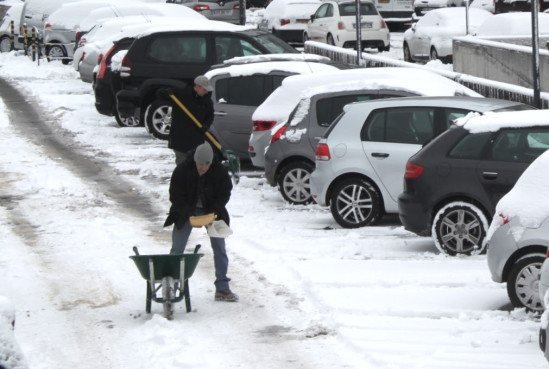 Rhône-Alpes : la pagaille sur les routes, quatre départements toujours en vigilance neige dimanche