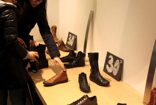 Ecully : 250 personnes en viennent (presque) aux mains pour des chaussures !