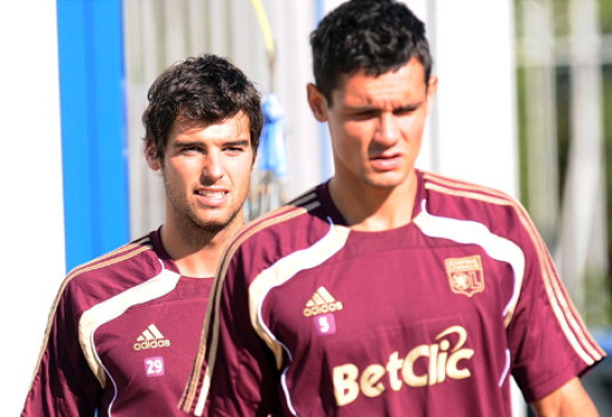 Gourcuff et Lisandro sur le banc, Toulalan titulaire